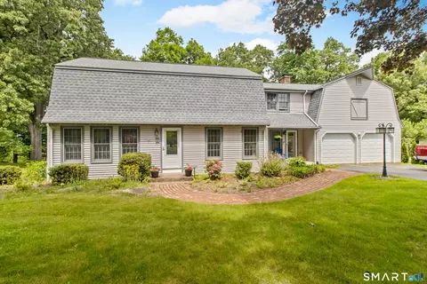 15 Ledgecrest Ter, Manchester, CT 06040