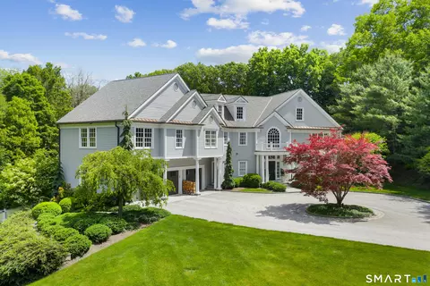 81 Lukes Wood Rd, New Canaan, CT 06840