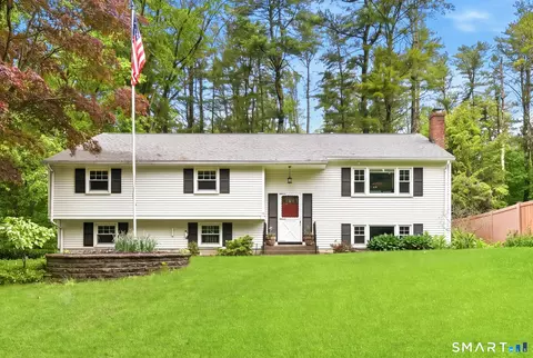 44 Old Colony Rd, North Stonington, CT 06359