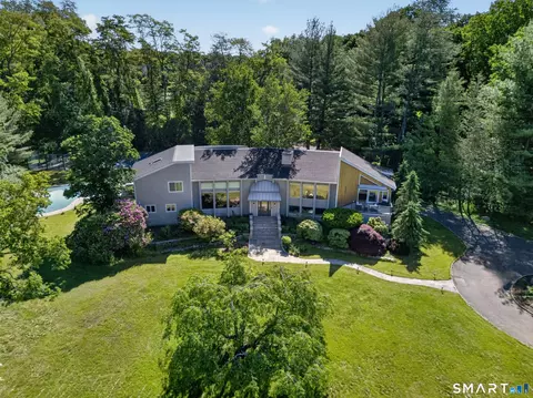 2177 Cross Hwy, Fairfield, CT 06824