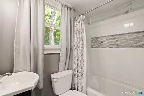 Bath - 16 Shumway Ave, Killingly, CT 06239 photo 1 of 2
