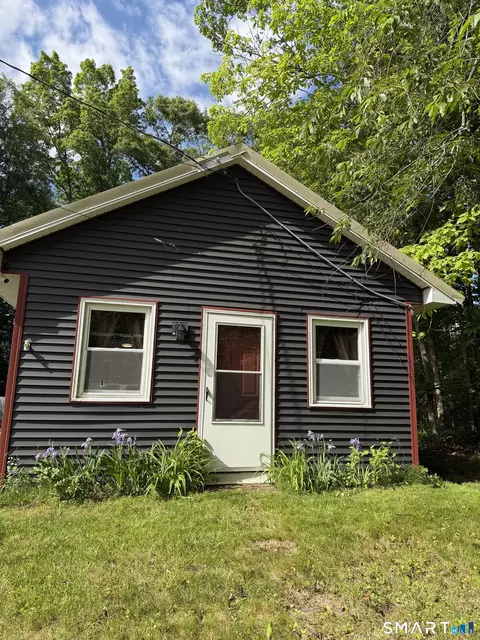 16 Shumway Ave, Killingly, CT 06239