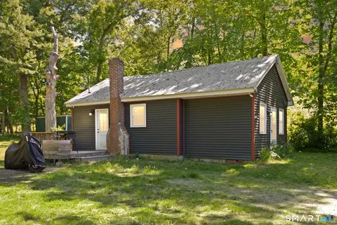 16 Shumway Ave, Killingly, CT 06239