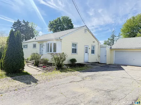 17 Sunset Dr, Shelton, CT 06484