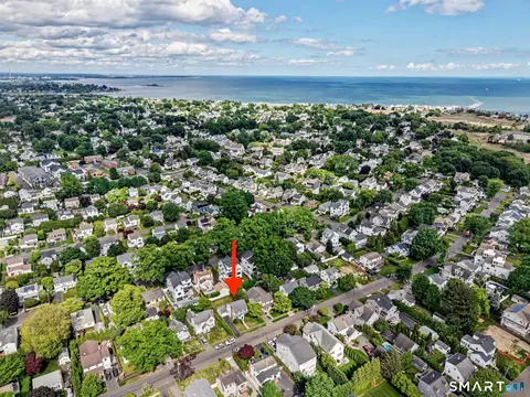 85 Eastlawn St, Fairfield, CT 06824