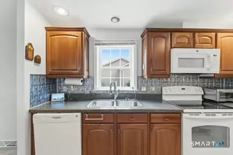 Kitchen - 11 Cliff Rd, Ledyard, CT 06339 photo 1 of 3