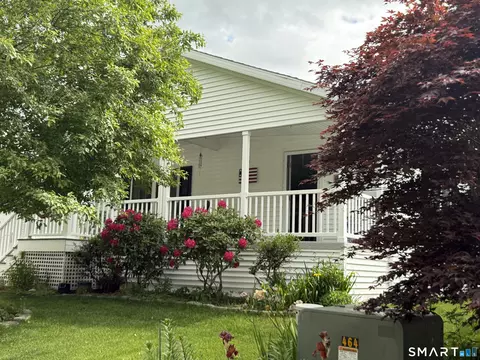 11 Cliff Rd, Ledyard, CT 06339