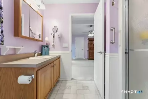 Bath - 11 Cliff Rd, Ledyard, CT 06339 photo 2 of 4