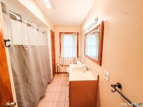 Bath - 37 Laperle Ave, Plainfield, CT 06374 photo 1 of 1
