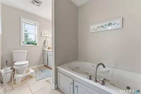 Bath - 37 Tuckie Rd, Windham, CT 06280 photo 2 of 4