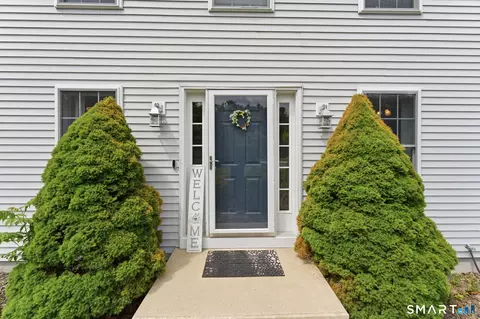 Entry Way - 37 Tuckie Rd, Windham, CT 06280 photo 1 of 6