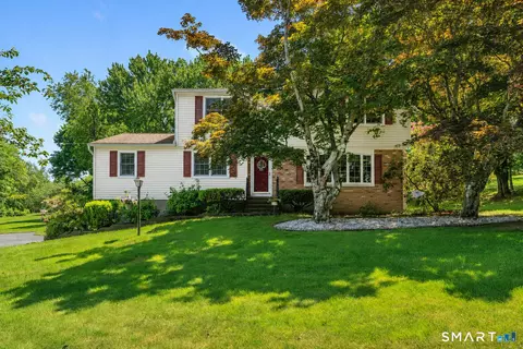 82 Spoke Dr, Shelton, CT 06484
