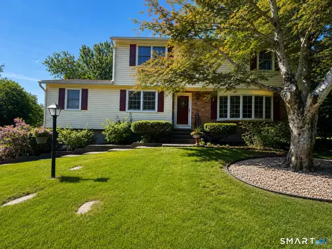 82 Spoke Dr, Shelton, CT 06484