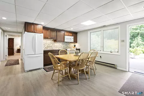 Kitchen - 65 Spicewood Ln, Berlin, CT 06037 photo 4 of 4
