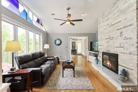 Living - 65 Spicewood Ln, Berlin, CT 06037 photo 2 of 4