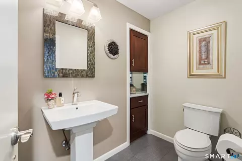Bath - 65 Spicewood Ln, Berlin, CT 06037 photo 1 of 6