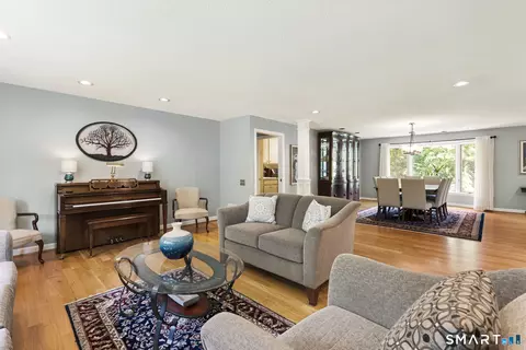 Living - 65 Spicewood Ln, Berlin, CT 06037 photo 1 of 4