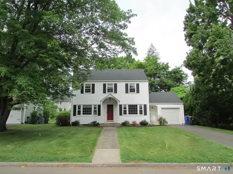 7 Owings Rd, West Hartford, CT 06107