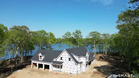 60 Heritage Rd, East Lyme, CT 06333
