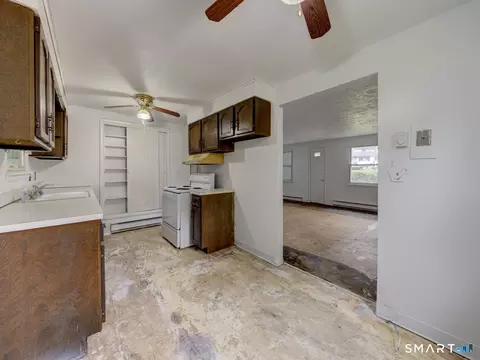 Kitchen - 37 Spring View Ln, Willimantic, CT 06226 photo 2 of 4