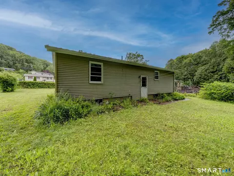 Exterior - 37 Spring View Ln, Willimantic, CT 06226 photo 2 of 7