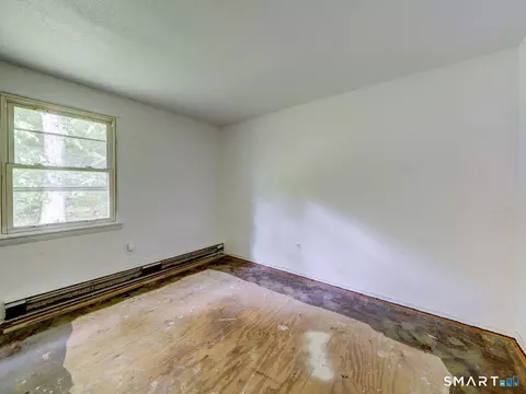 Bedroom - 37 Spring View Ln, Willimantic, CT 06226 photo 7 of 9