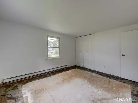 Bedroom - 37 Spring View Ln, Willimantic, CT 06226 photo 3 of 9