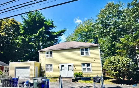 375-377 Pearl Harbor St, Bridgeport, CT 06610
