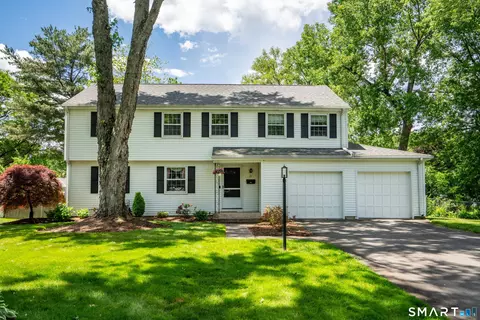 71 Bainton Rd, West Hartford, CT 06117