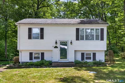61 Stewart Rd, Pawcatuck, CT 06379