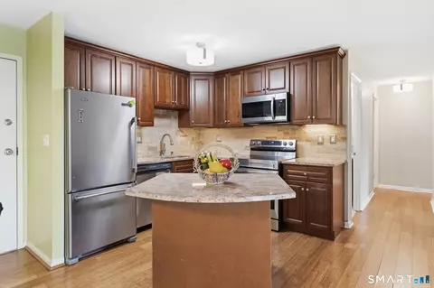 2218 Harbor View Dr #2218, Rocky Hill, CT 06067