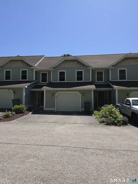 205 Brookes Lndg #205, Killingly, CT 06239