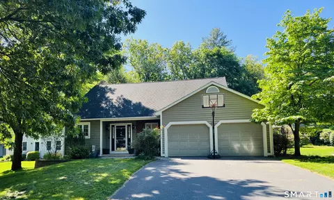 86 Lakewood Dr #86, South Windsor, CT 06074