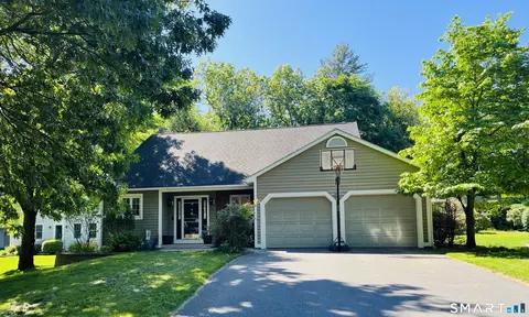 86 Lakewood Dr #86, South Windsor, CT 06074