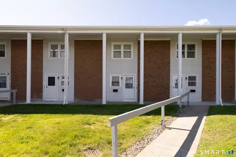 121 Seemans Ln #16, Milford, CT 06460