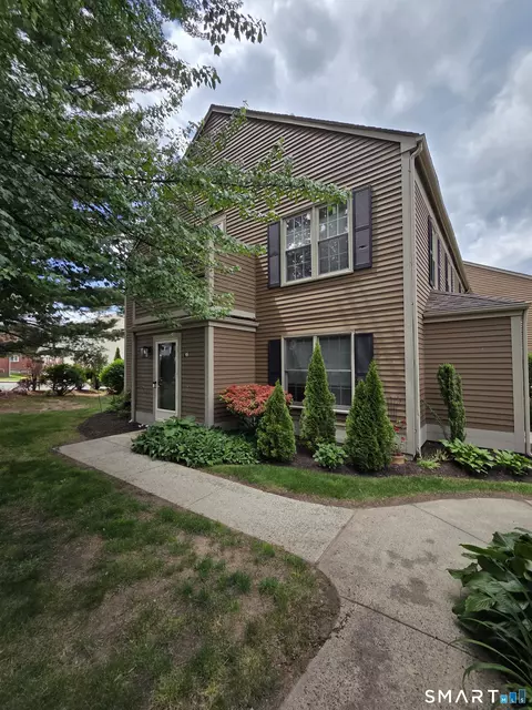 17 Newberry Ln #17, Glastonbury, CT 06033