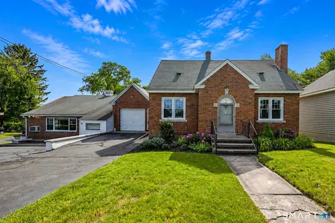 74 Johnson St, Middletown, CT 06457