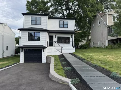 59 Cranston Ave, Shelton, CT 06484
