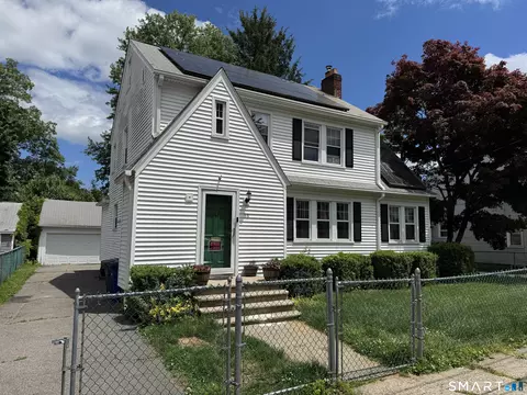68 Cornell St, Bridgeport, CT 06606