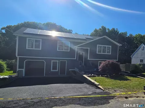 189 Fieldwood Rd, Waterbury, CT 06704