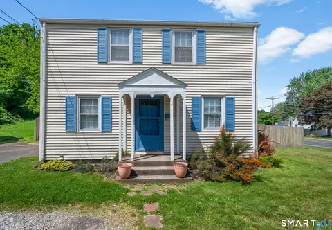 4 Waddell Rd, Manchester, CT 06040
