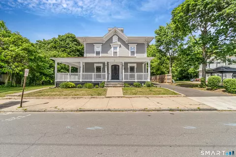 19 Lester St, Ansonia, CT 06401
