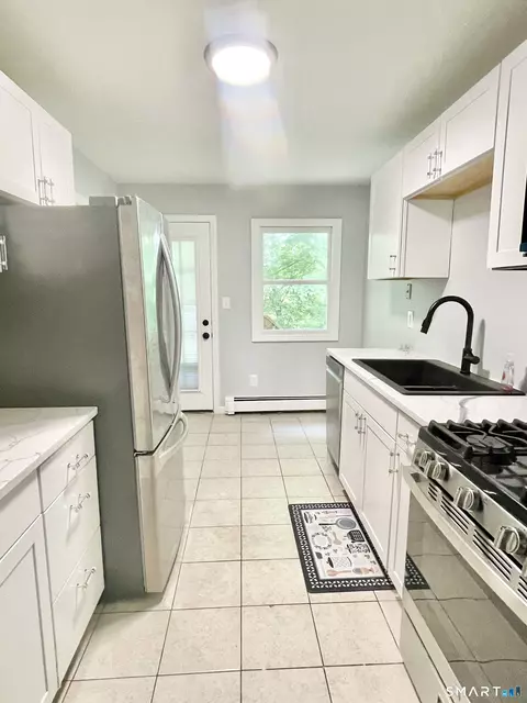Kitchen - 2 Heather Rd, Hamden, CT 06518 photo 1 of 5
