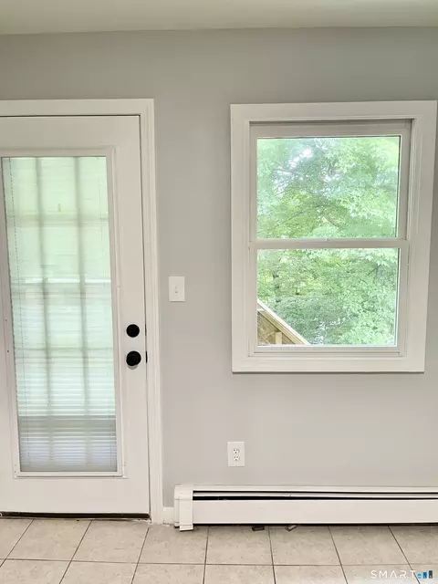 Entry Way - 2 Heather Rd, Hamden, CT 06518 photo 1 of 5