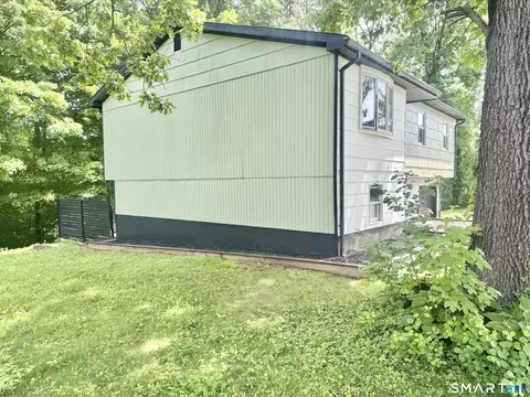 Exterior - 2 Heather Rd, Hamden, CT 06518 photo 5 of 7
