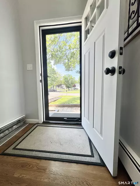 Entry Way - 2 Heather Rd, Hamden, CT 06518 photo 2 of 5