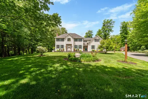 117 Chippenwood Ln, Bristol, CT 06010