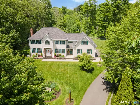 117 Chippenwood Ln, Bristol, CT 06010
