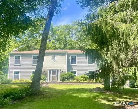 19 Legendary Rd, East Lyme, CT 06333