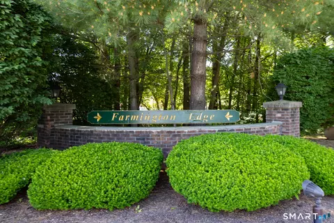 111 Songbird Ln #111, Farmington, CT 06032